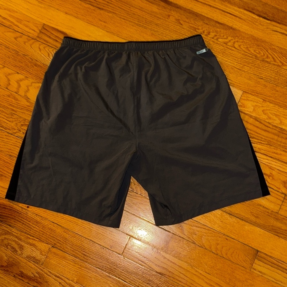 ✨3/$10 Old Navy Active Workout Shorts - Picture 3 of 4